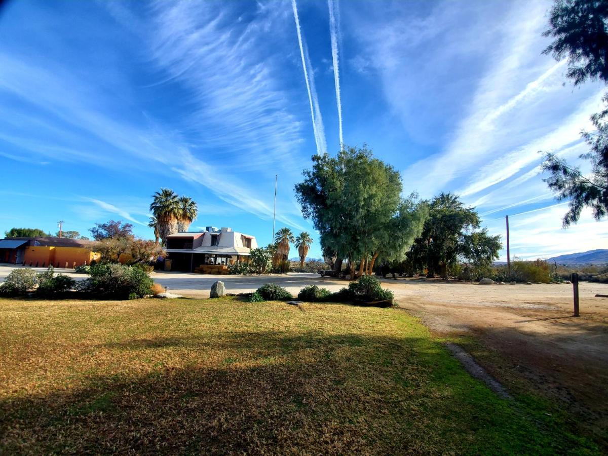 טוונטיניין פאלמס 29 Palms Inn מראה חיצוני תמונה